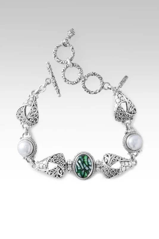 Everlasting Presence Bracelet™ in Green Leaf Mother of Pearl Mosaic