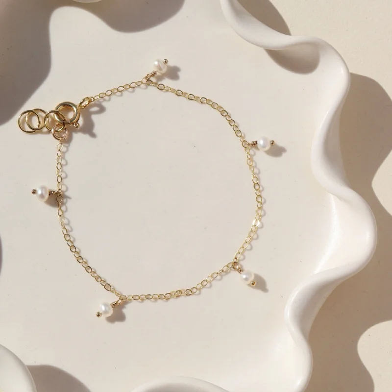 Delicate Pearl Bracelet