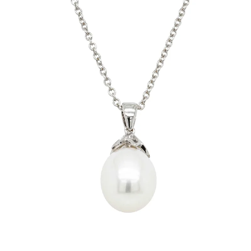 9ct White Gold Freshwater Pearl Petal Pendant